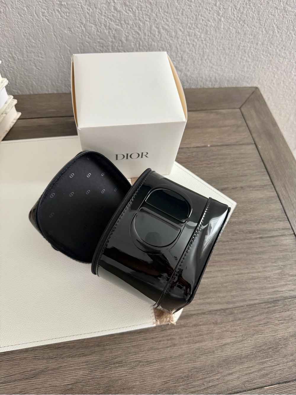 Dior Black Patent Cosmetic Case - Picture 4 of 5